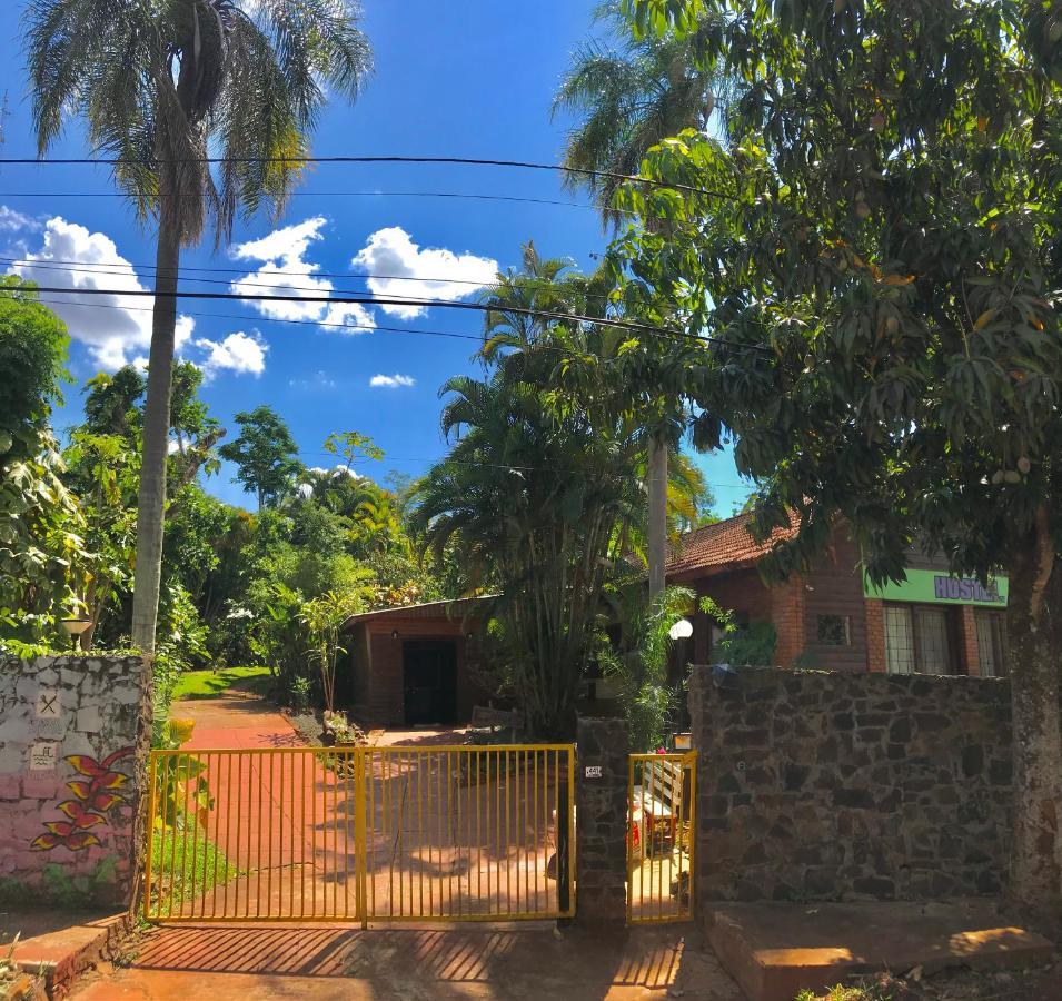 Garden Stone Hostel Puerto Iguazú Exterior foto