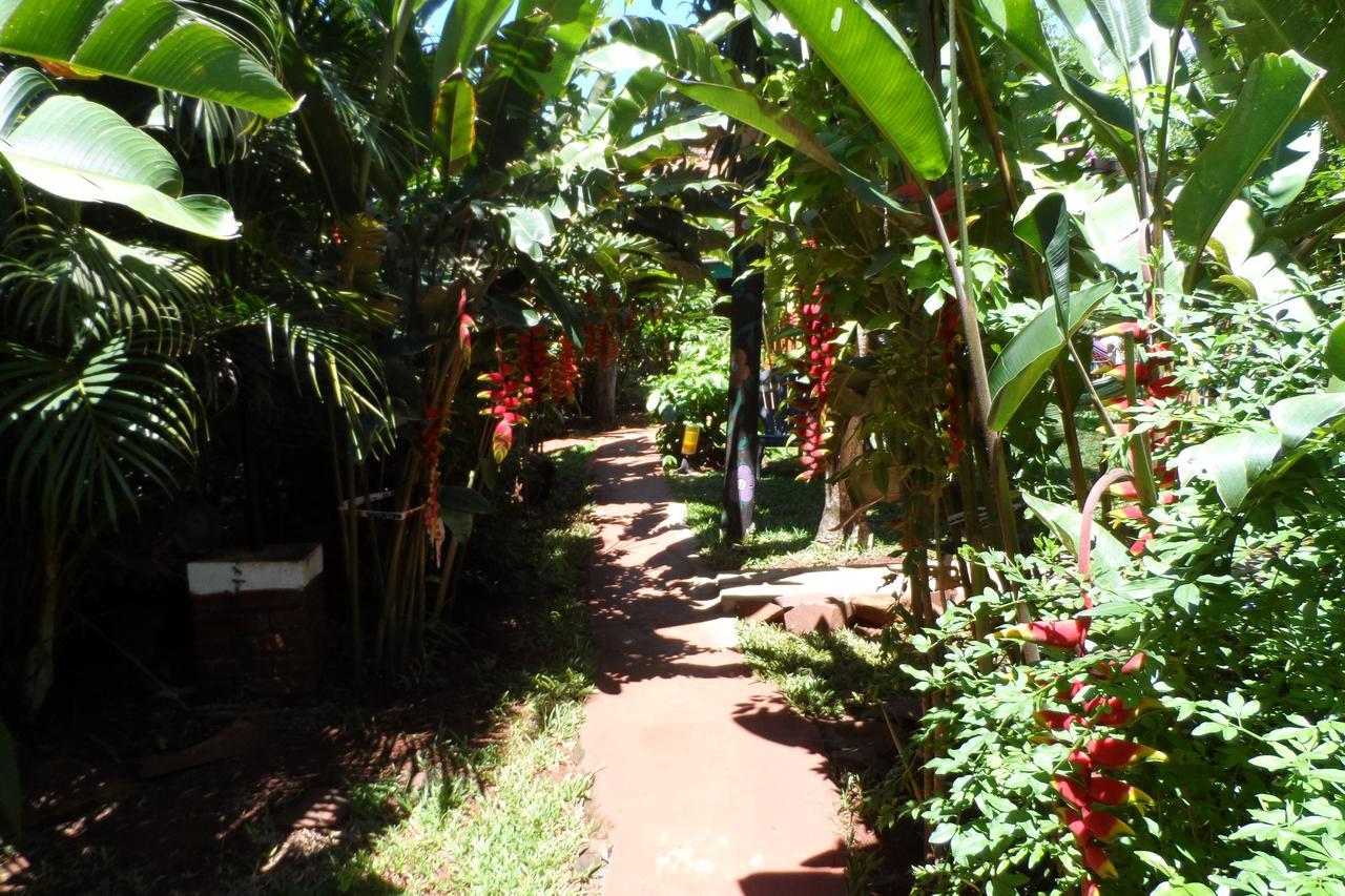 Garden Stone Hostel Puerto Iguazú Exterior foto